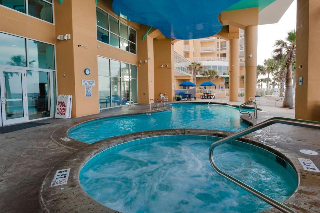 Anchor's Way! Visit Our Beautiful 2 Bedroom 2ba Oceanfront Retreat! Sleeps 6! Holiday home *