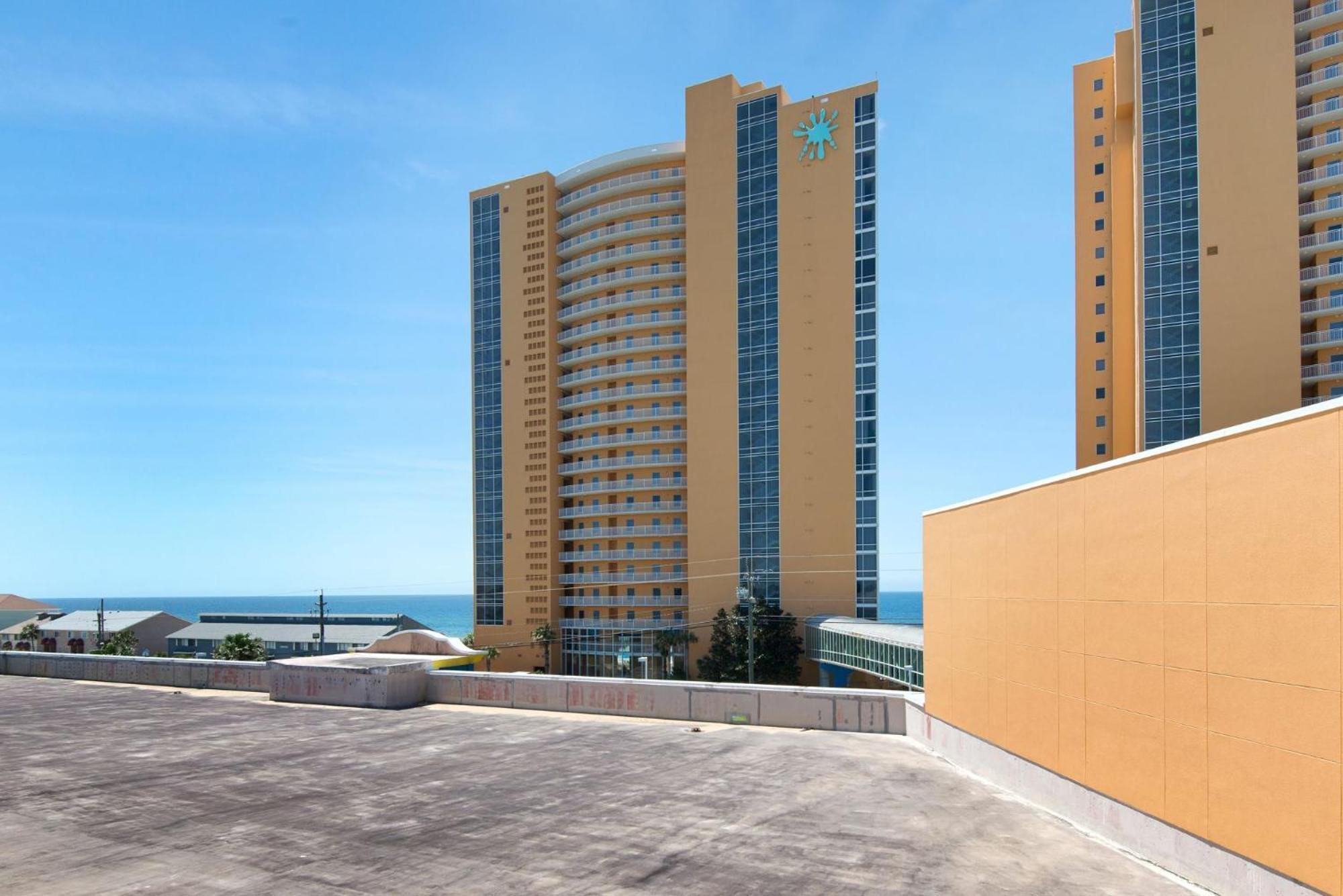 Anchor's Way! Visit Our Beautiful 2 Bedroom 2ba Oceanfront Retreat! Sleeps 6! Holiday home *