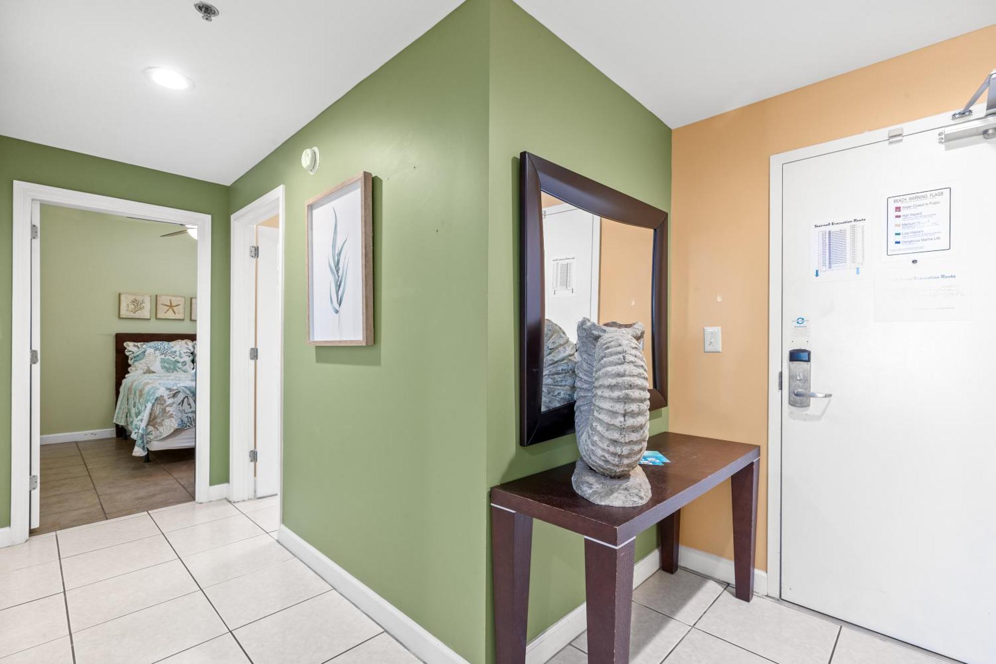 Anchor's Way! Visit Our Beautiful 2 Bedroom 2ba Oceanfront Retreat! Sleeps 6! Holiday home *